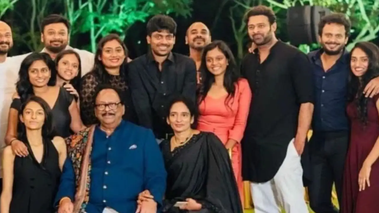 Throwback: When Prabhas posed for a perfect PIC with his late uncle  Krishnam Raju and family | PINKVILLA