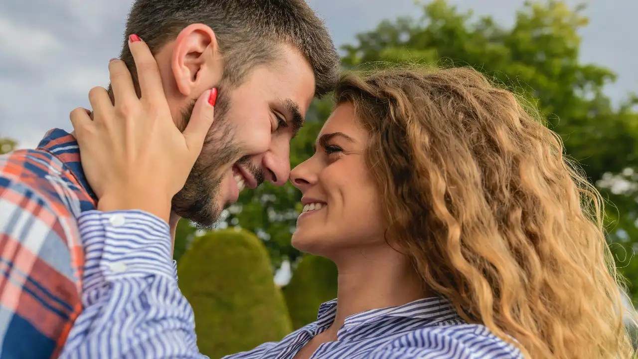 Gestures every woman like Pexels