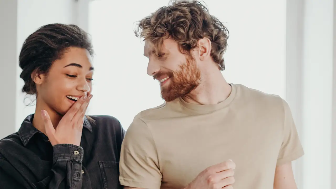 Ways to keep it cool at the beginning of a new relationship Here are three strategies for keeping your cool in the early stages of a new relationship.