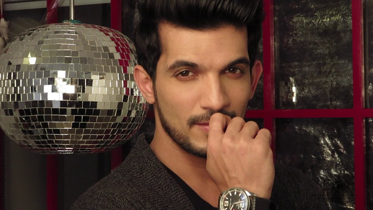PIC: Arjun Bijlani shows his feminine avatar, his friends can't stop  laughing | PINKVILLA