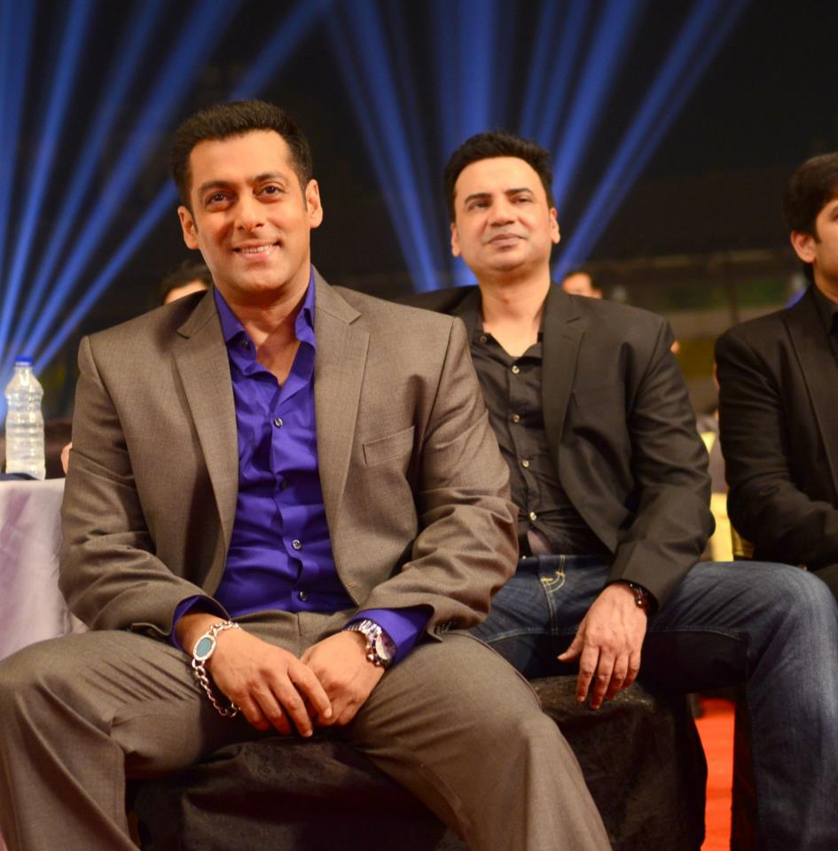 Salman Khan at the Big Star Entertainment awards 2012