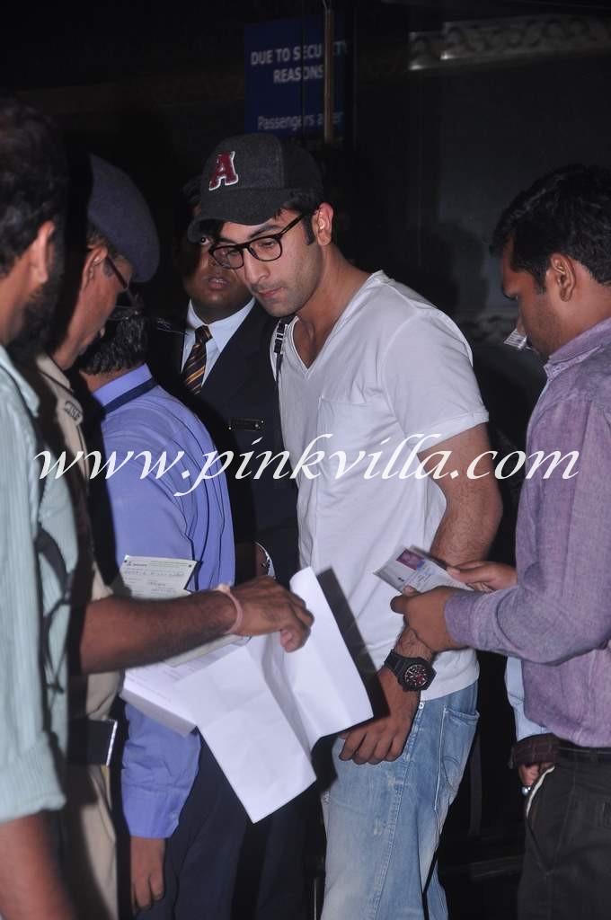 Ranbir Kapoor leaves for IIFA 2012 and  Katrina Kaif leaves to London