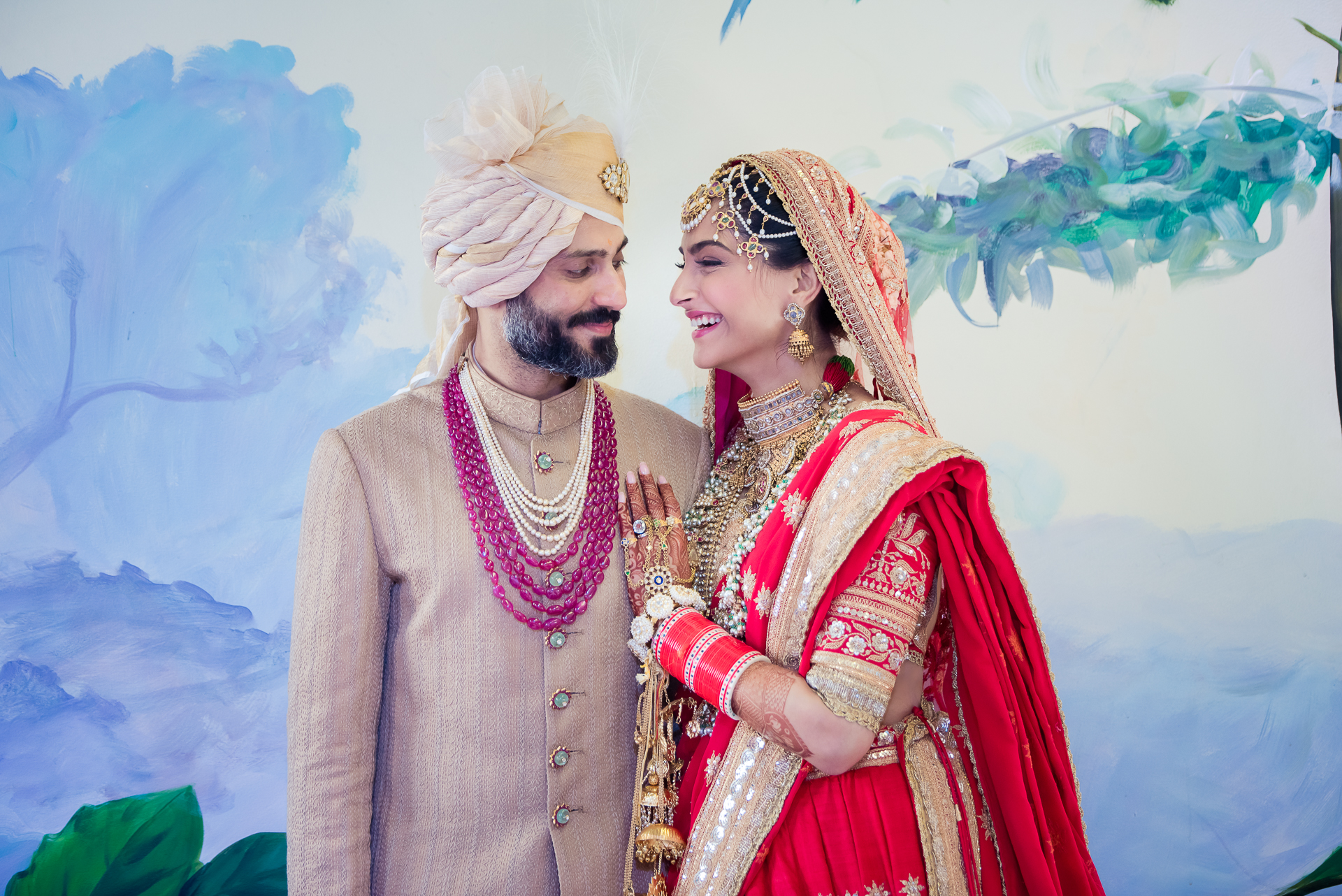 EXCLUSIVE: Want to know how Sonam Kapoor & Anand Ahuja were as a bride and groom? Wedding Photographer REVEALS