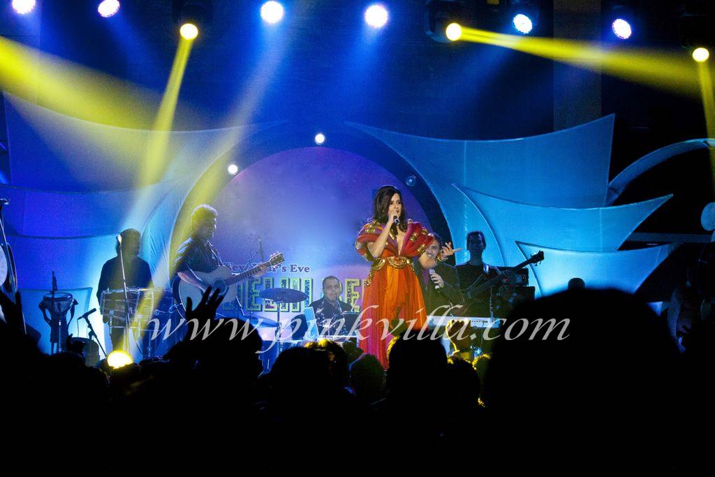 Sona Mohapatra Performs in Delhi For New Years 2012