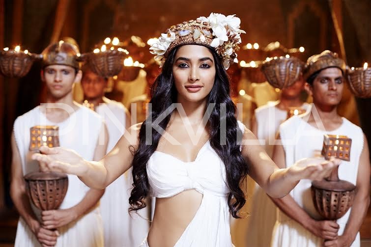 EXCLUSIVE: Pooja Hegde Stuns in a Still from Mohenjo Daro's Song Tu Hai!