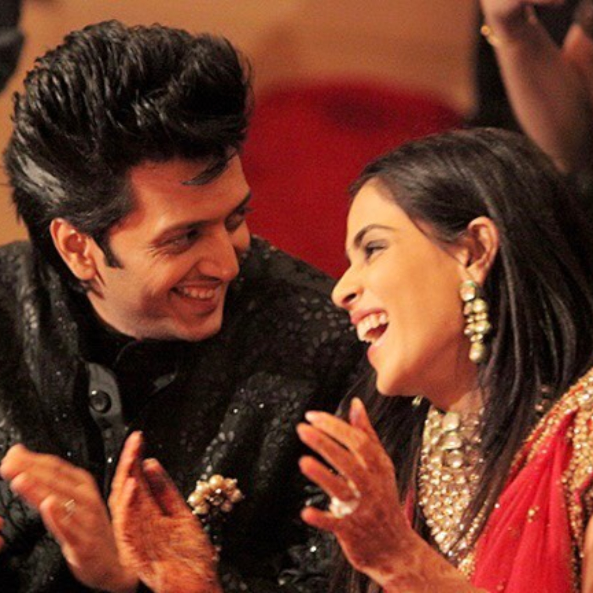 Riteish Deshmukh & Genelia D'Souza celebrate 7th wedding anniversary; share heart melting wish for each other