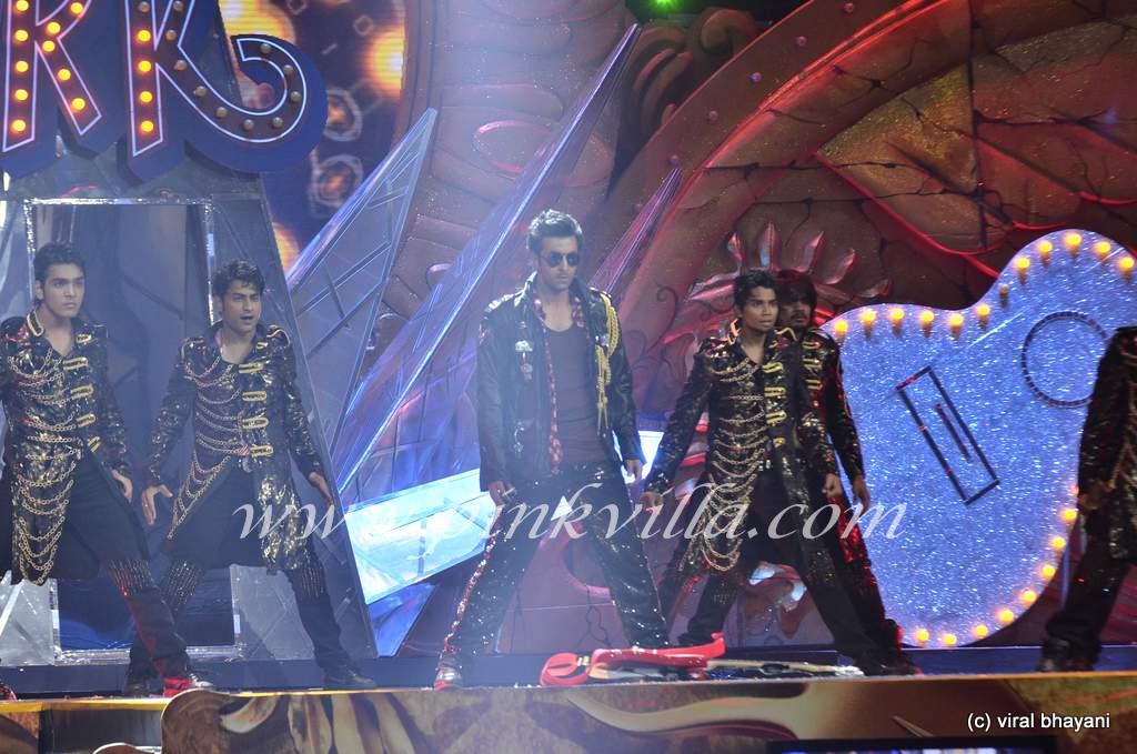 Photos: Ranbir Kapoor performs at the IIFA Awards 2012