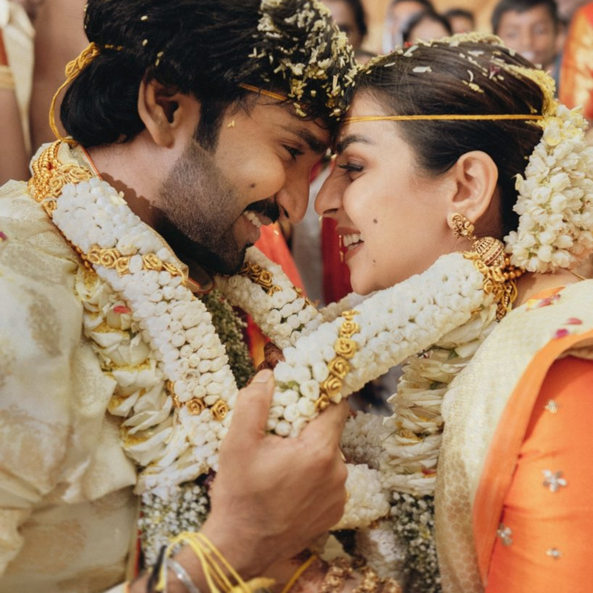 Aadhi Pinisetty-Nikki Galrani: Bali theme to flowers from Holland; Exclusive DEETS by W...