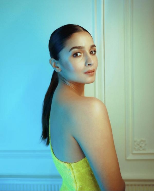 Alia Bhatt's 5 Ponytail Hairstyle Perfect for Weddings Follow us for more  beauty Trends @goreadybeauty #GoReadyServices #SalonatHome… | Instagram