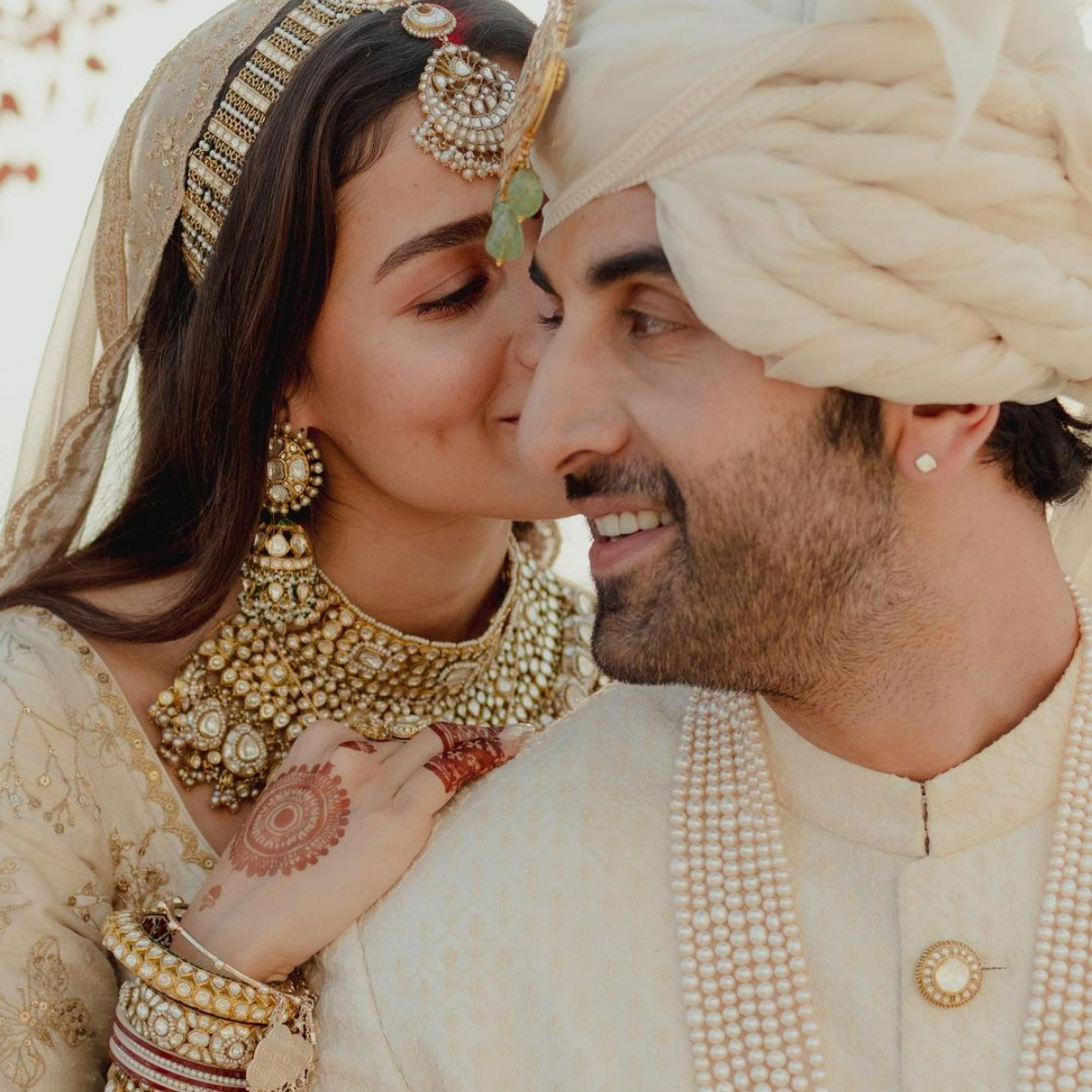 EXCLUSIVE: Alia Bhatt's mehendi idea was 'less is more', included Ranbir's lucky number 8 & infinity symbol