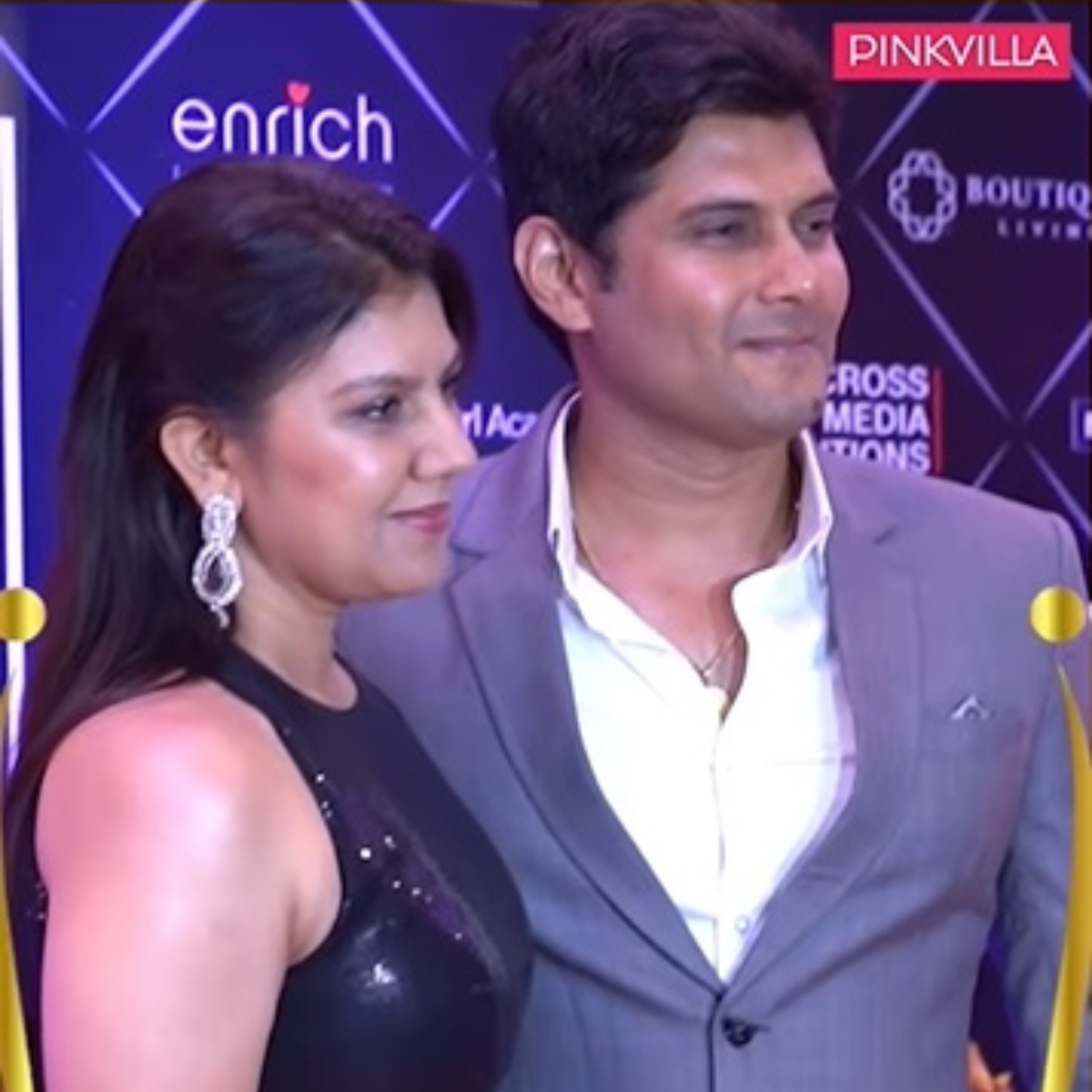 Molkki star Amar Upadhyay makes suave entry with wife Hetal at Pinkvilla Style Icons Awards; VIDEO