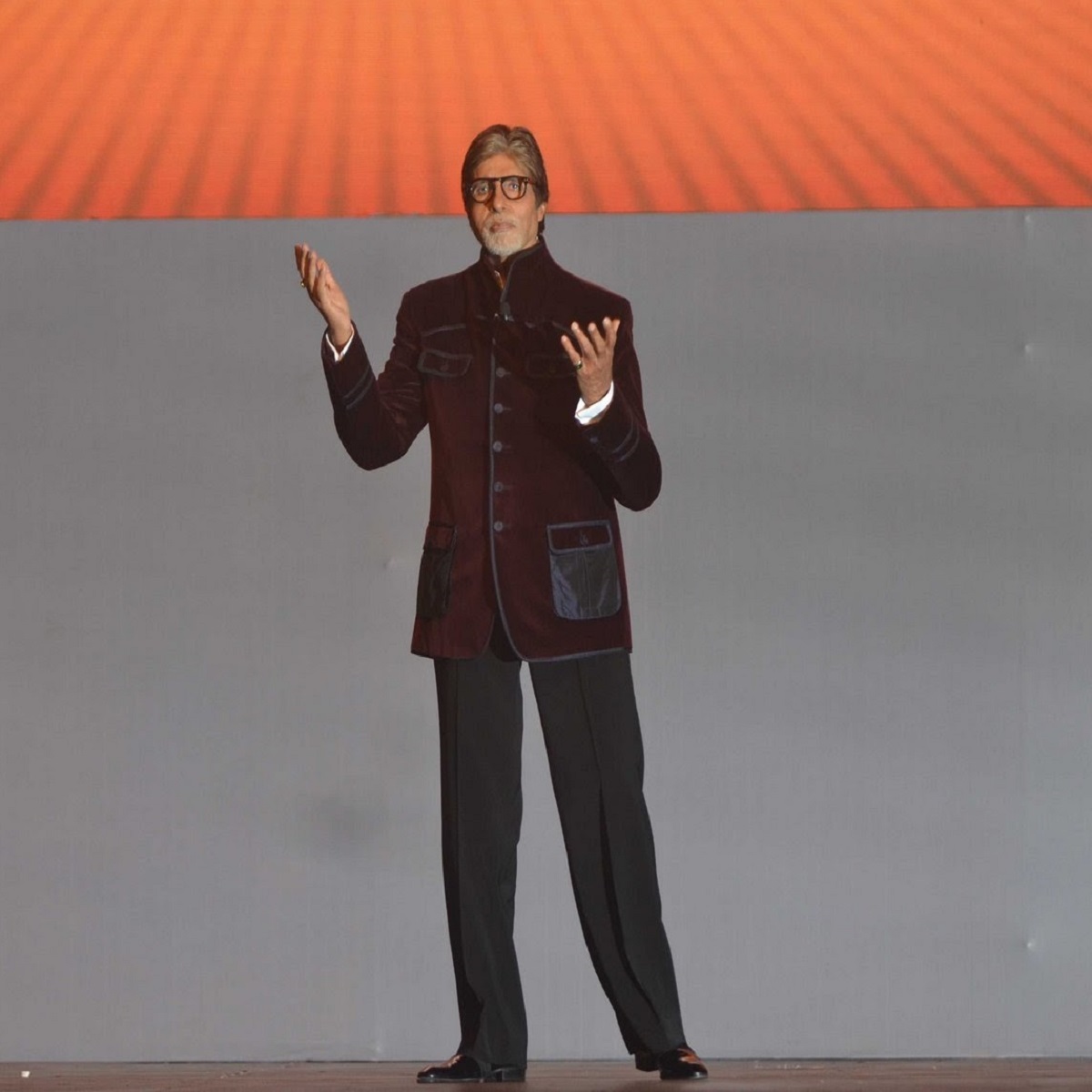 When Dilip Kumar was planning to direct Amitabh Bachchan When Dilip Kumar was planning to direct Amitabh Bachchan