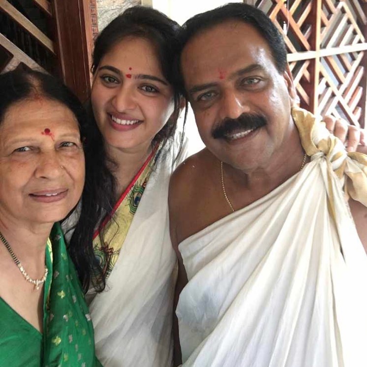 Anushka Shetty shares a special family moment and wishes her father AN Vittal Shetty on his birthday