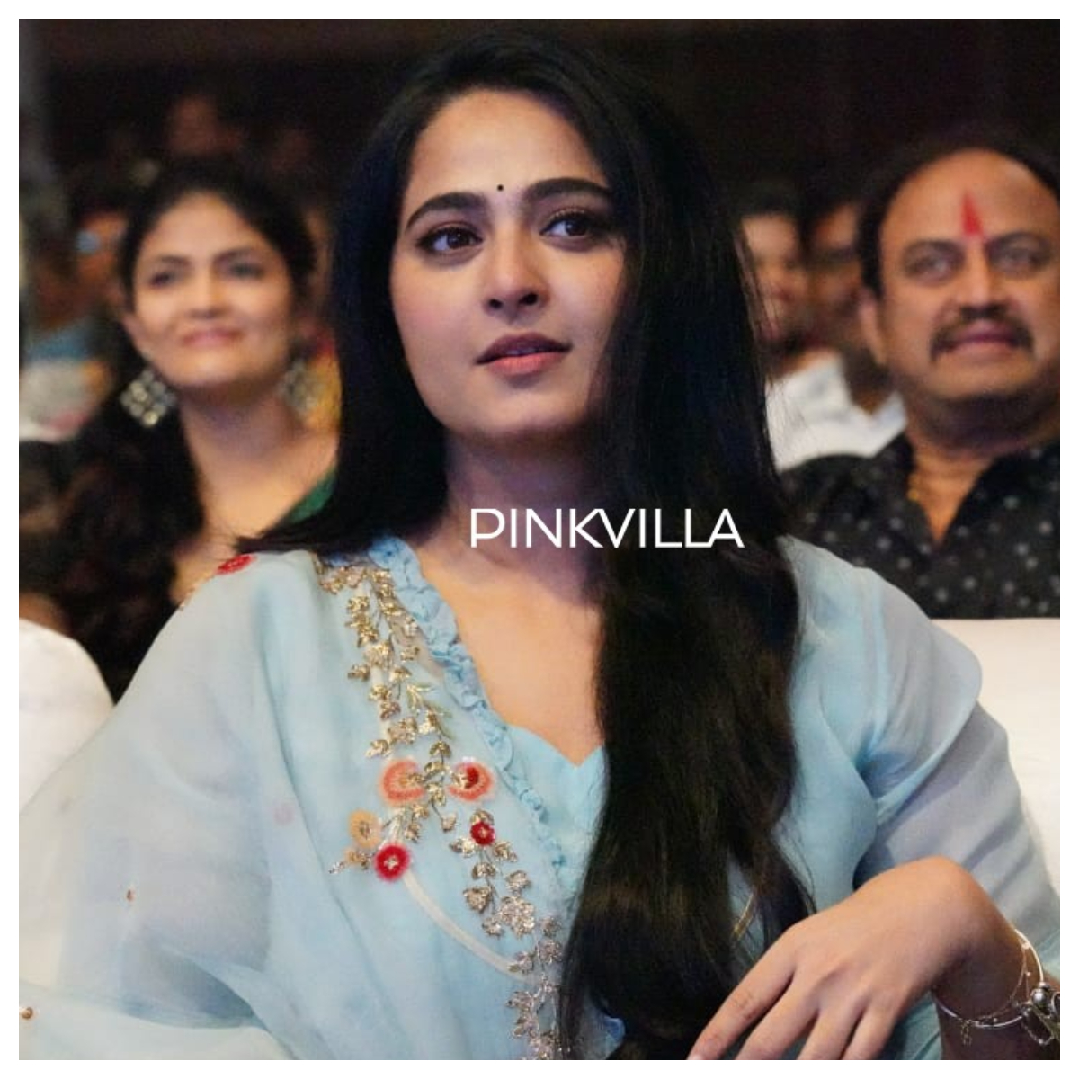 PHOTOS: Anushka Shetty looks beautiful in a green ethnic wear as she gets  spotted in Hyderabad | PINKVILLA