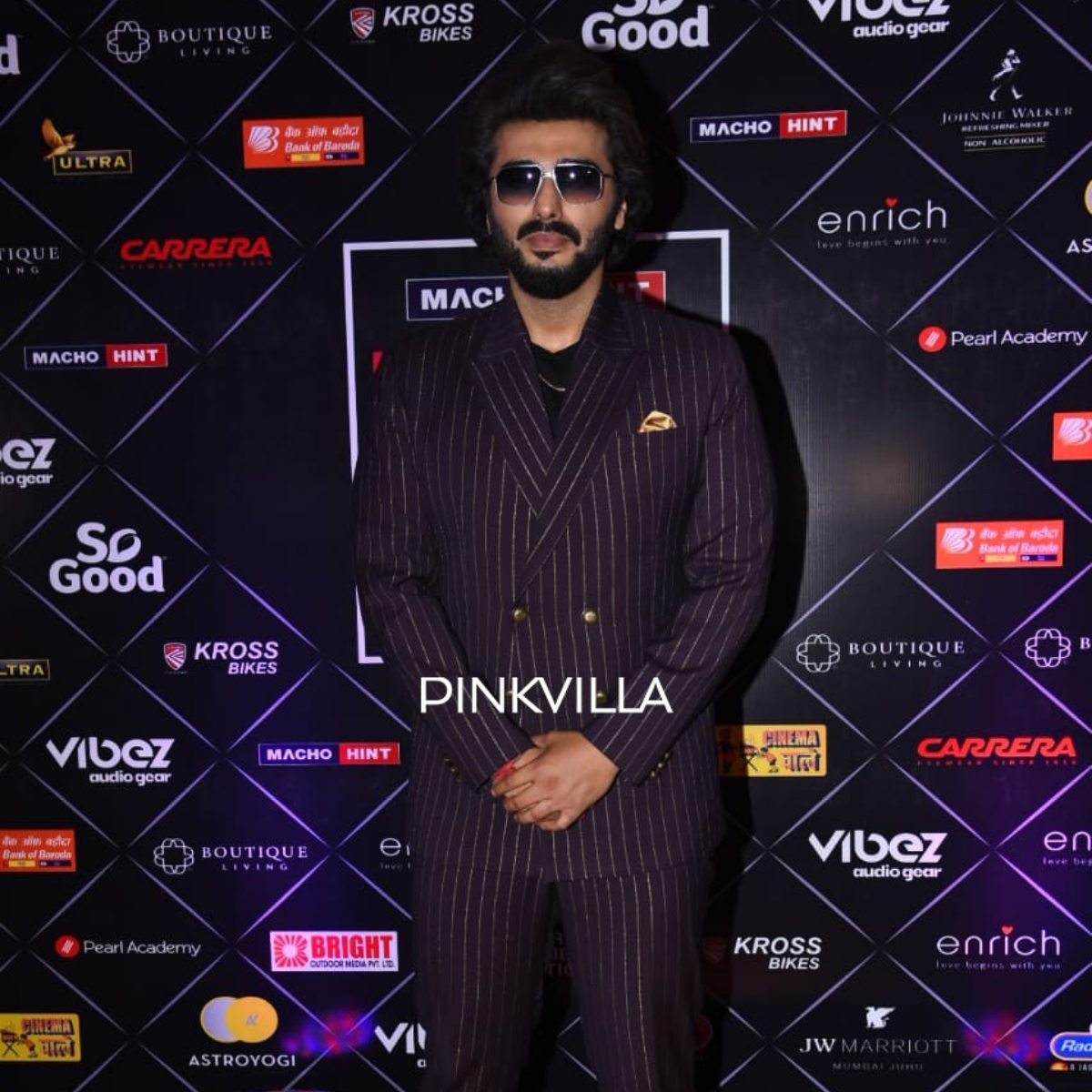 Pinkvilla Style Icons Awards: Arjun Kapoor and Parineeti Chopra raise the temperature as they arrive