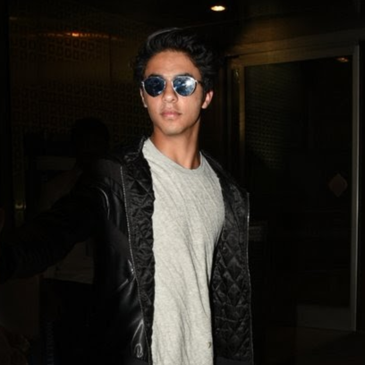 Aryan Khan gets a clean chit from the NCB in the drugs-on-cruise case; Report Aryan Khan gets a clean chit from the NCB in the drugs-on-cruise case; Report