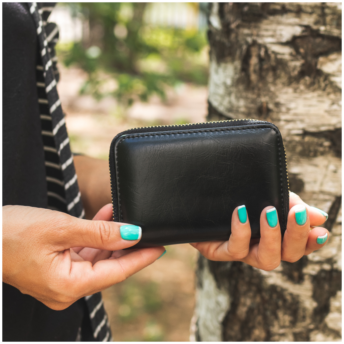 Miniatuur Ashley Furman uitdrukken Best wallets for women who love to keep their money safe and secured |  PINKVILLA