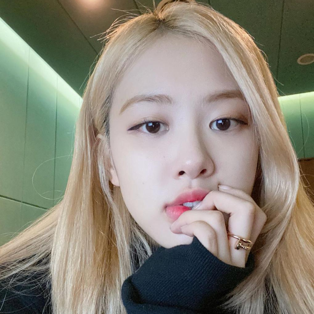 What does BLACKPINKs Rosé look like with hair colors other than her  trademark blonde  KBIZoom