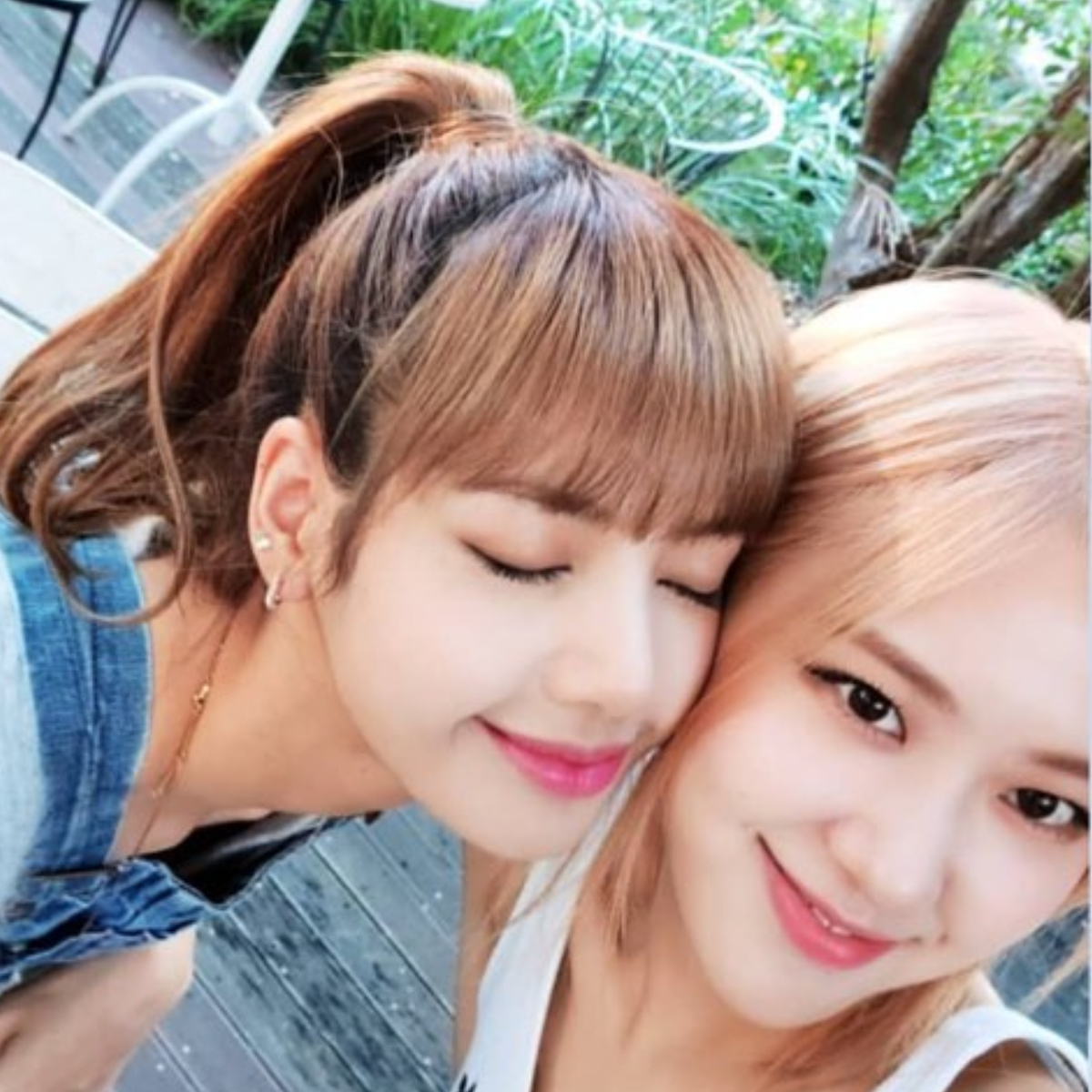BLACKPINK Rosé or Lisa: Which BLACKPINK member would have a crush on you? 