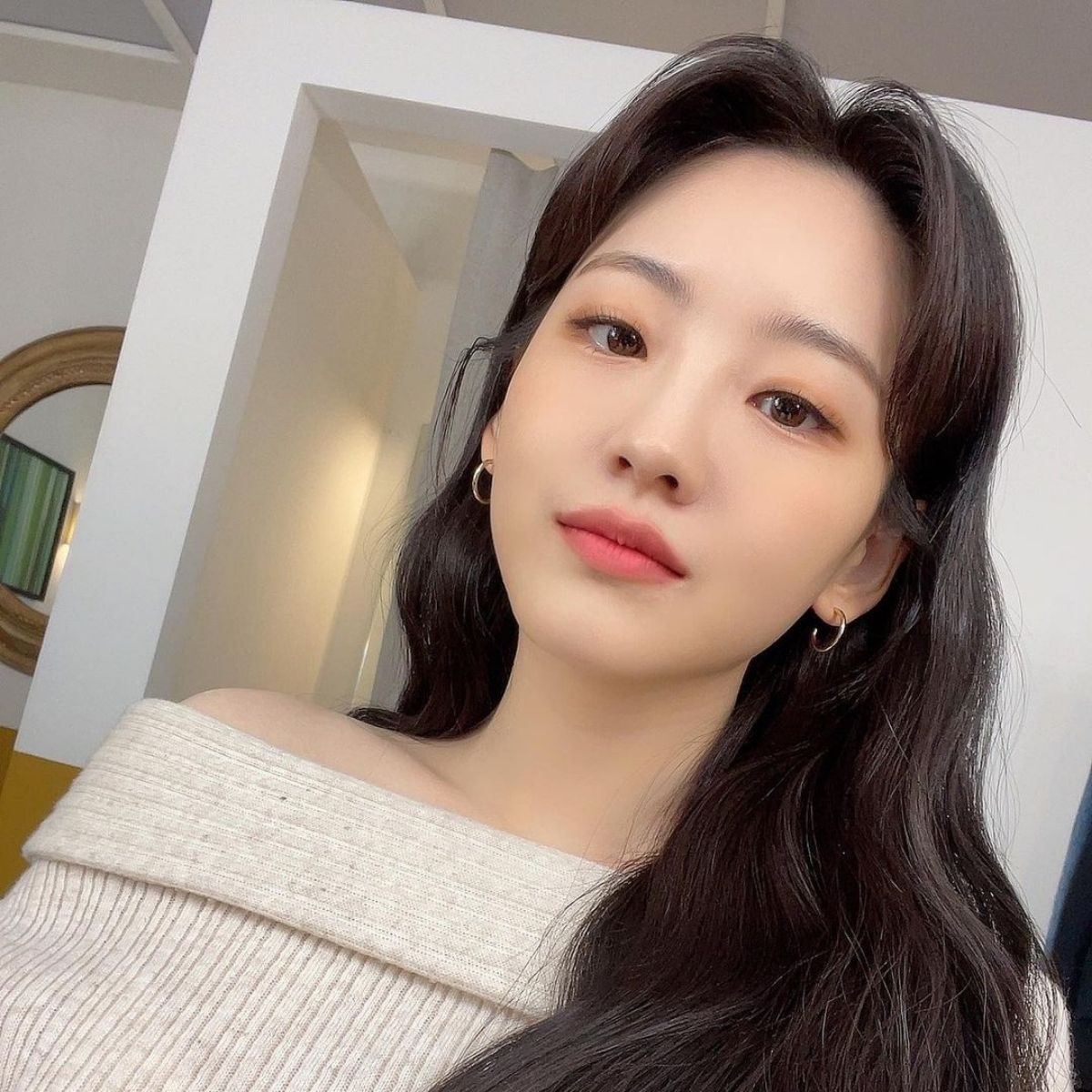 Cho Yi Hyun: courtesy of Cho Yi Hyun's Instragram Cho Yi Hyun