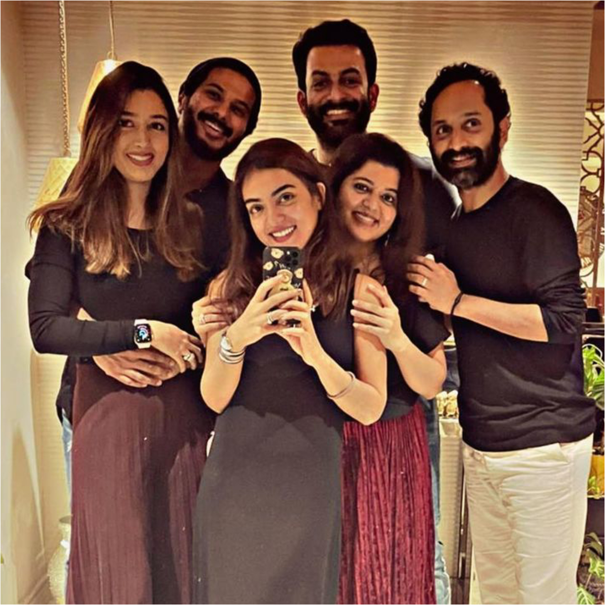 Throwback: When Dulquer Salmaan, Fahadh Faasil, Nazriya Nazim, Prithviraj Sukumaran chilled & dinned together Mollywood couple's get together