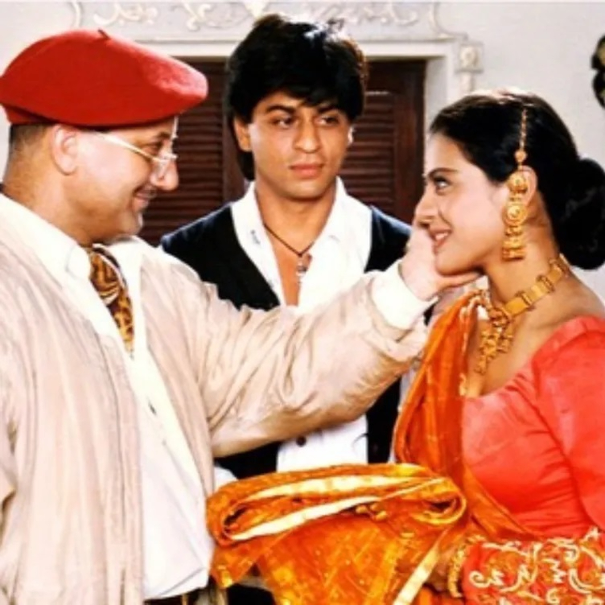 EXCLUSIVE: 26 years of DDLJ: Shah Rukh Khan, Kajol starrer to be screened again at Maratha Mandir from Friday 26 years of DDLJ EXCLUSIVE: Shah Rukh Khan, Kajol starrer to be screened again at Maratha Mandir from Friday