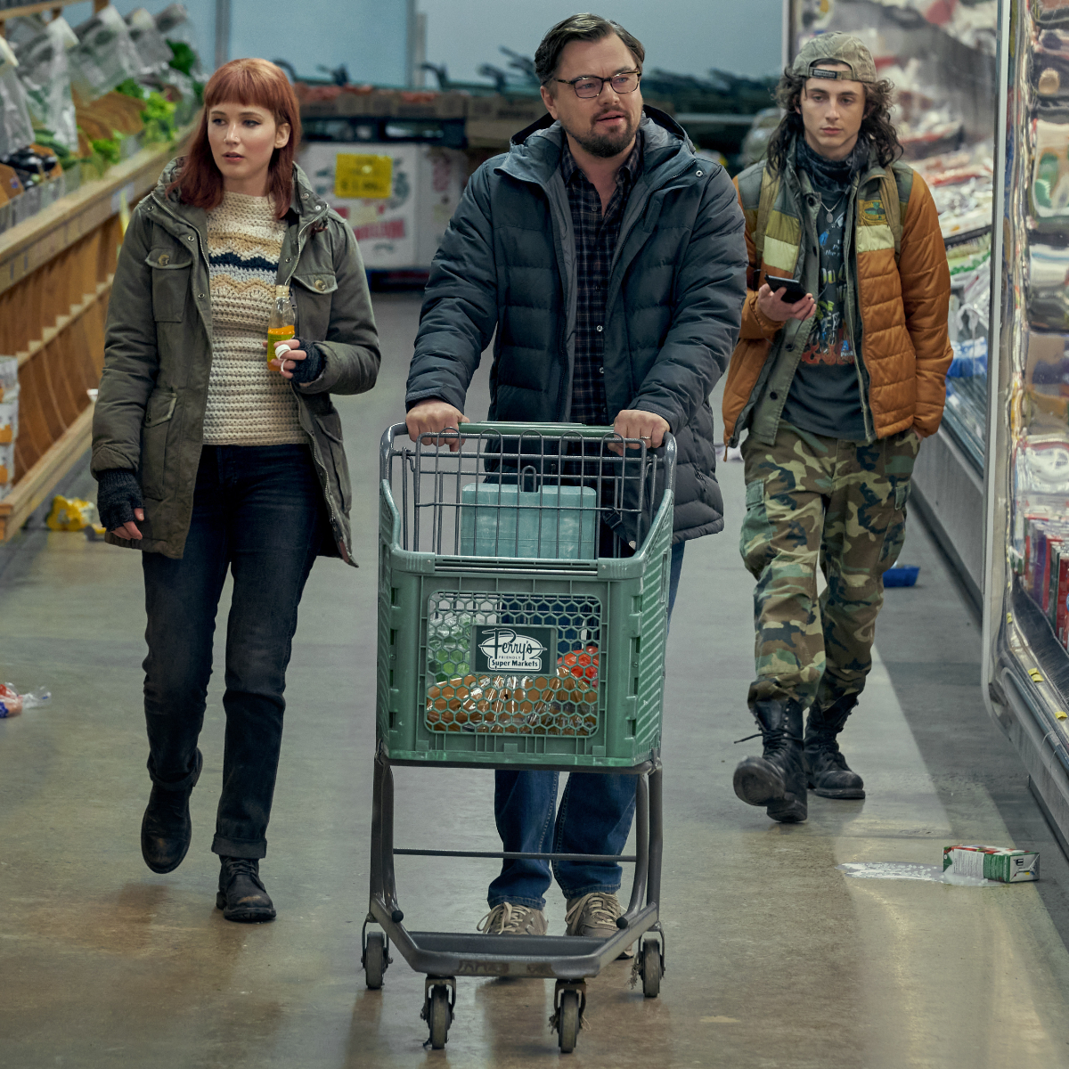 Leonardo DiCaprio and Jennifer Lawrence star as Dr. Randall Mindy and Kate Diabiasky in Don't Look Up. Dont Look Up Review