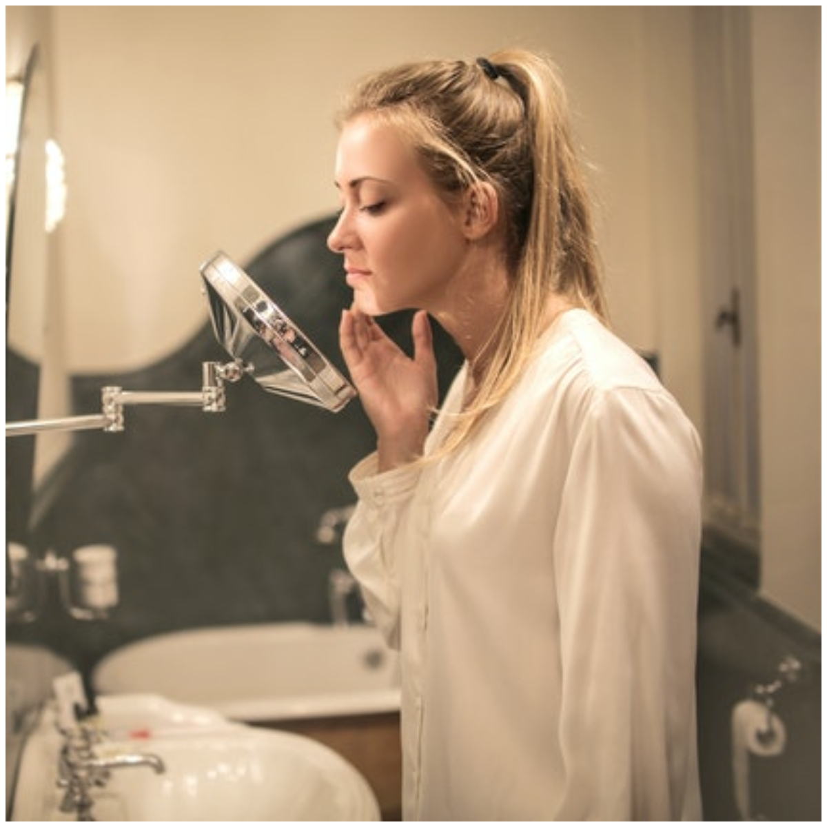 EXCLUSIVE: Endometriosis’s effect on skin & the home remedies needed to manage it according to an expert EXCLUSIVE: Endometriosis’s effect on skin & the home remedies needed to manage it according to an expert