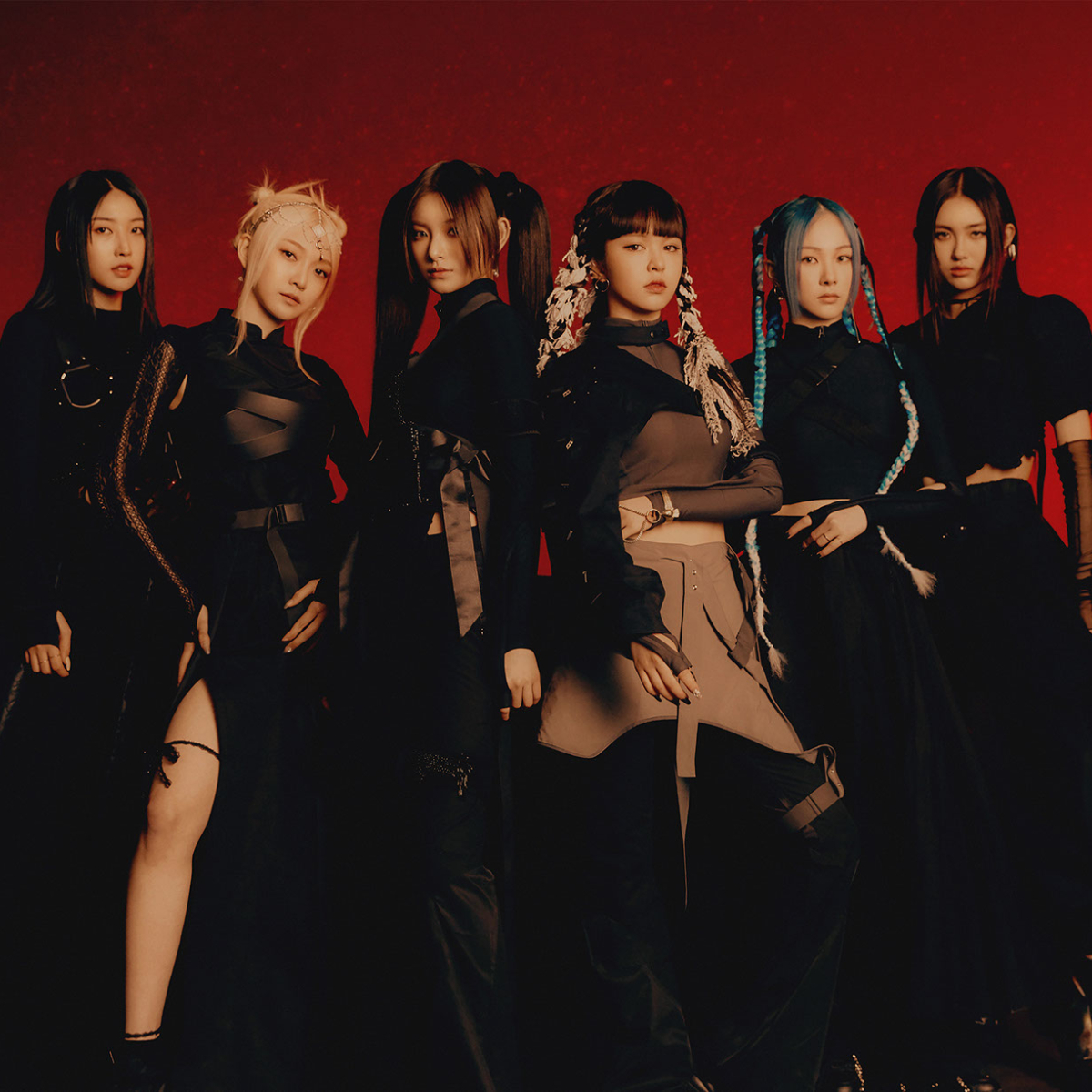 The official concept photo for EVERGLOW's Last Melody The official concept photo for EVERGLOW's Last Melody
