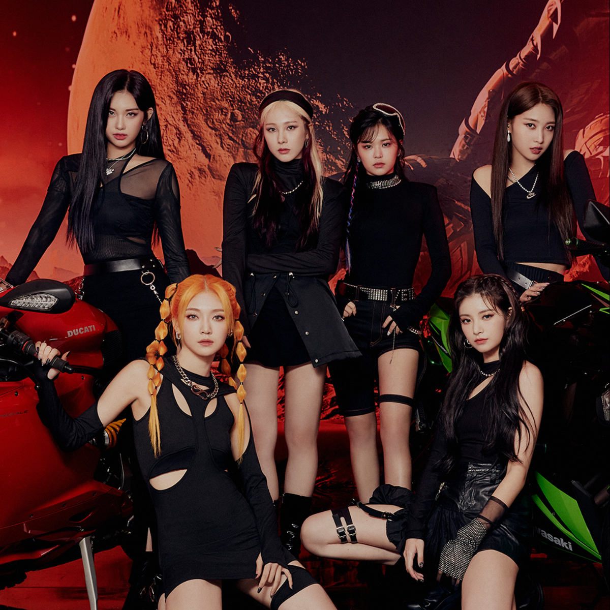 Watch: EVERGLOW members transform into fierce & futuristic 'Pirates' in powerful new comeback