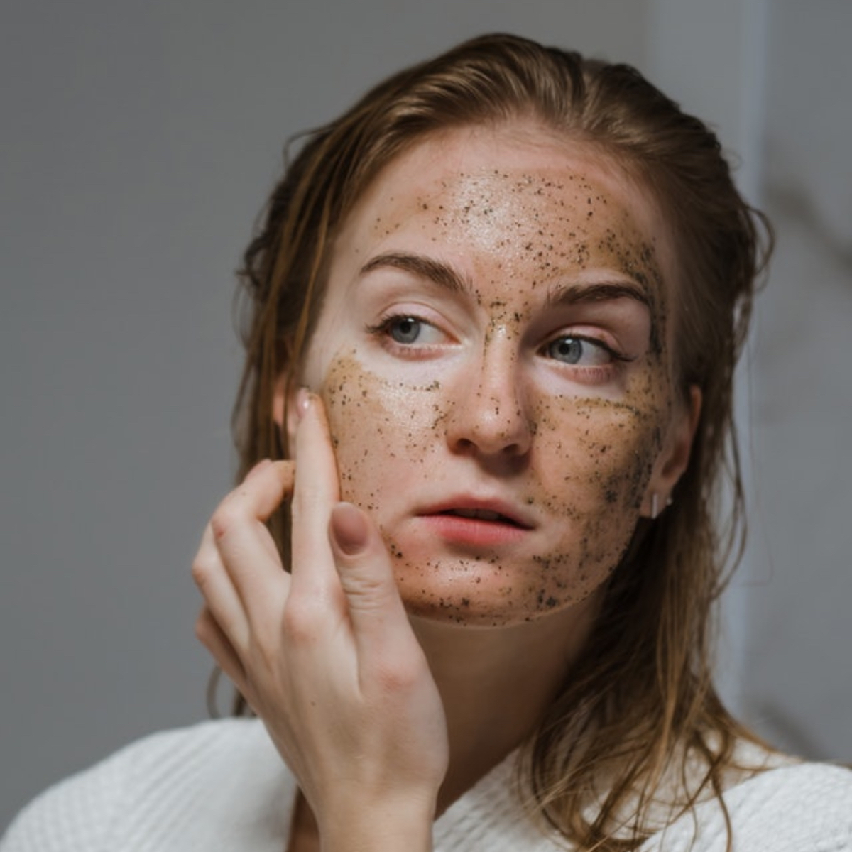 EXCLUSIVE: Things to keep in mind before you use a new skincare product according to an...