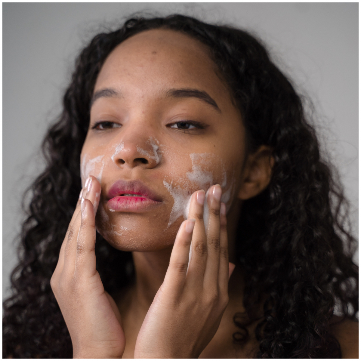 Best face wash for oily skin: Treat acne effortlessly with these face washes | PINKVILLA