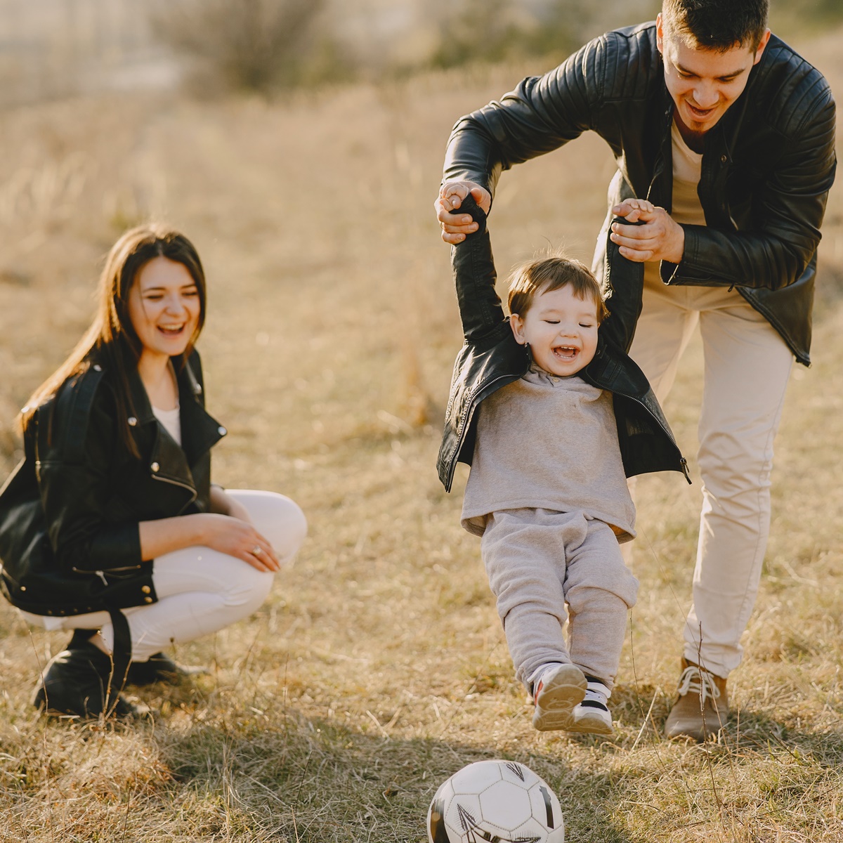 Parenting tips to ensure your child doesn't choose a side in your divorce Parenting tips to ensure your child doesn't choose a side in your divorce