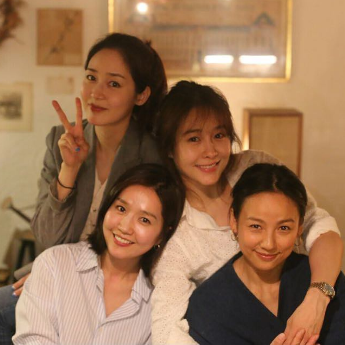 Want to venture deep into the KPop world? Here are some classic girl groups you NEED to listen to, Pt 1 Iconic KPop group Fin.K.L members Lee Hyori, Ock Joo-hyun, Lee Jin, and Sung Yu-ri posing for a picture