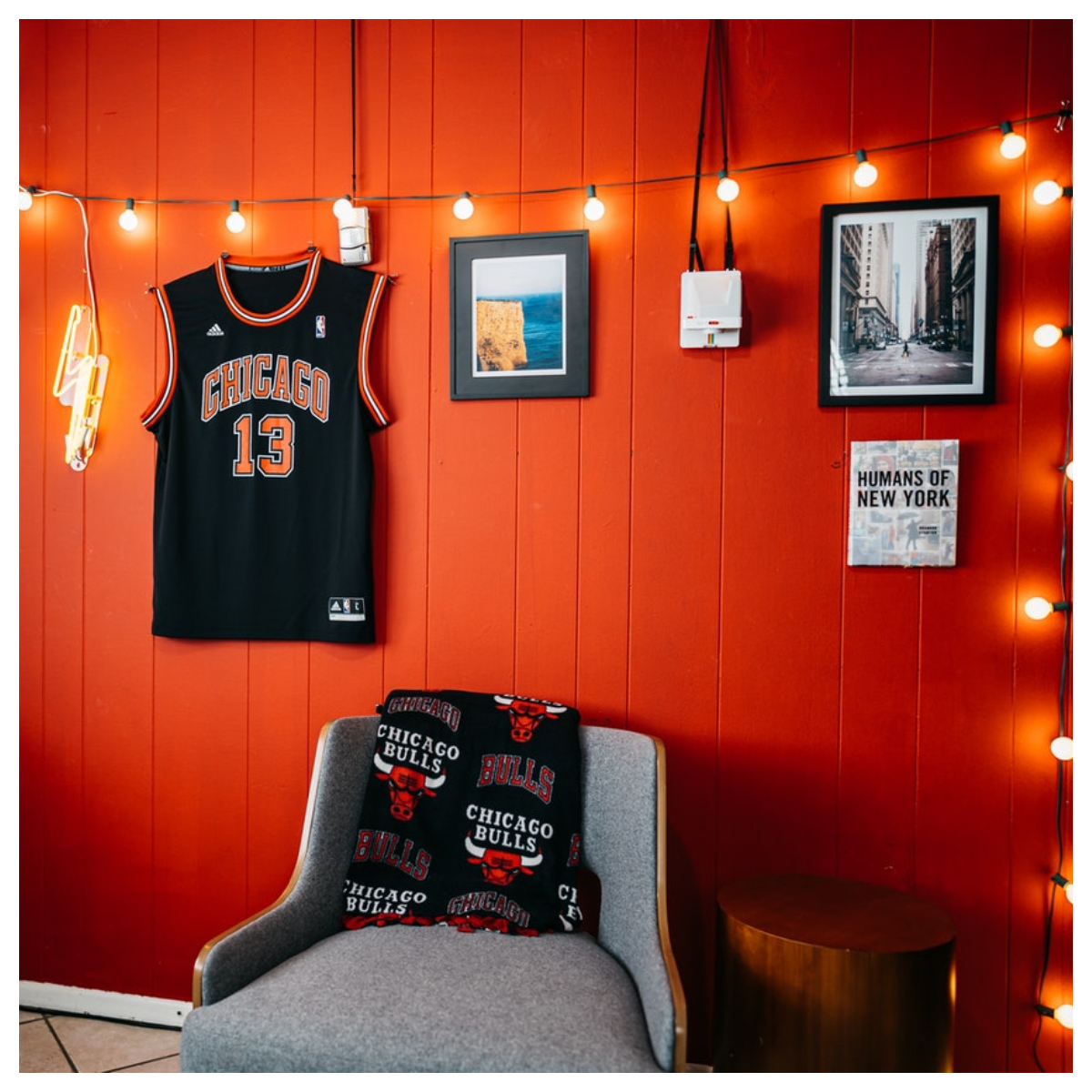 4 Reasons why you should have a red wall in your house