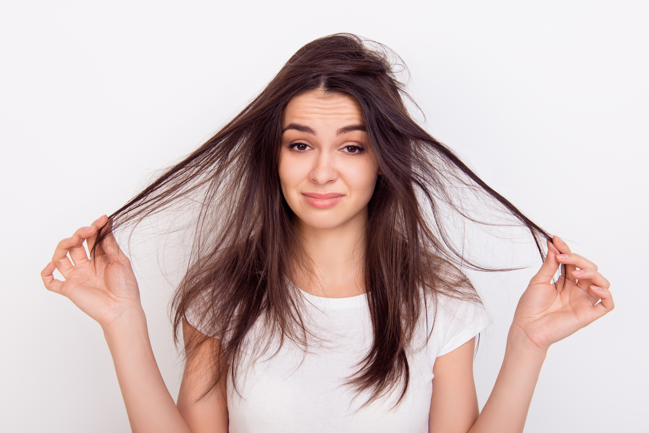 How to deal with an oily scalp and dry ends  qo33105