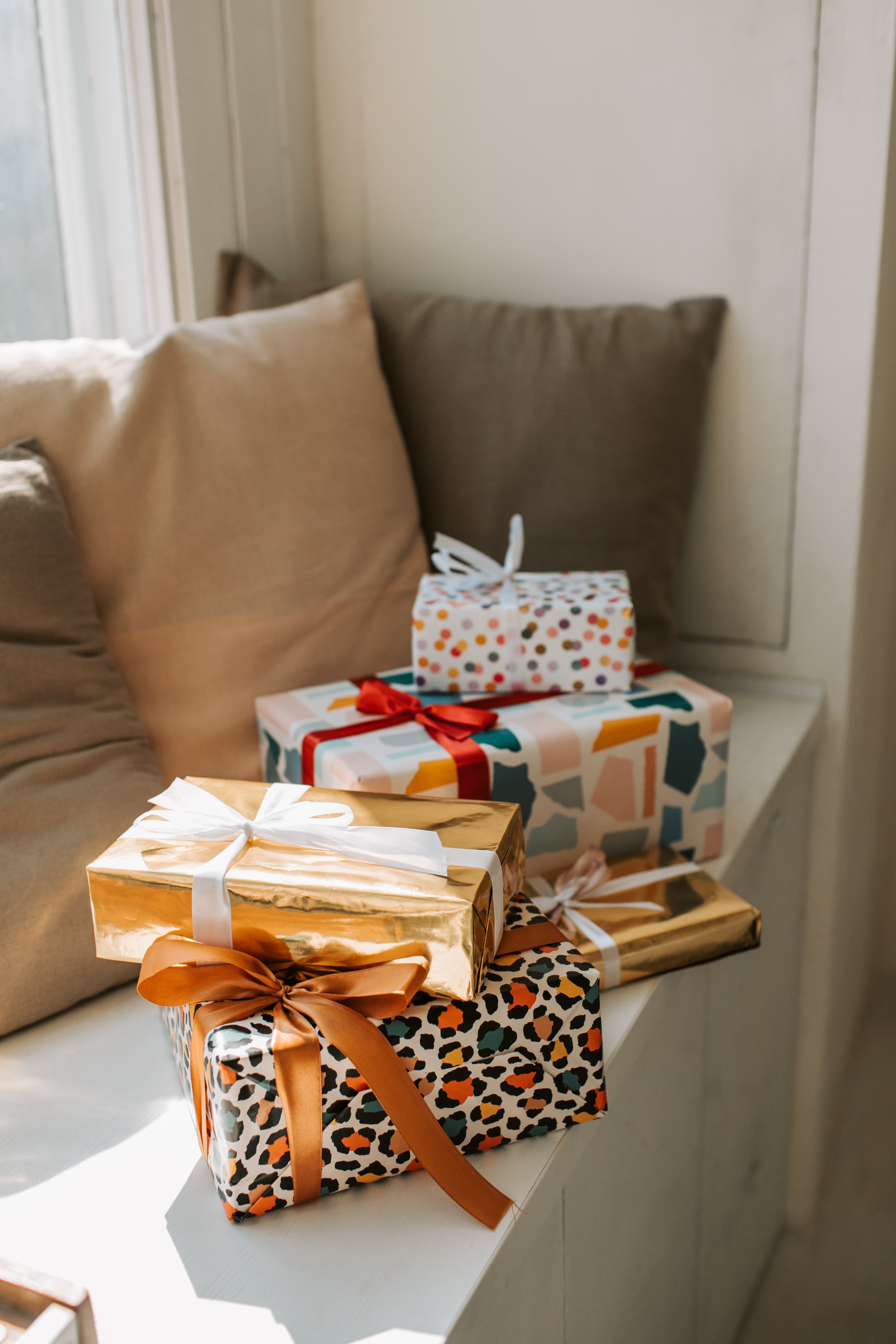 The Best Holiday Gift Ideas for Guys  tons of gifts ANY guy would love