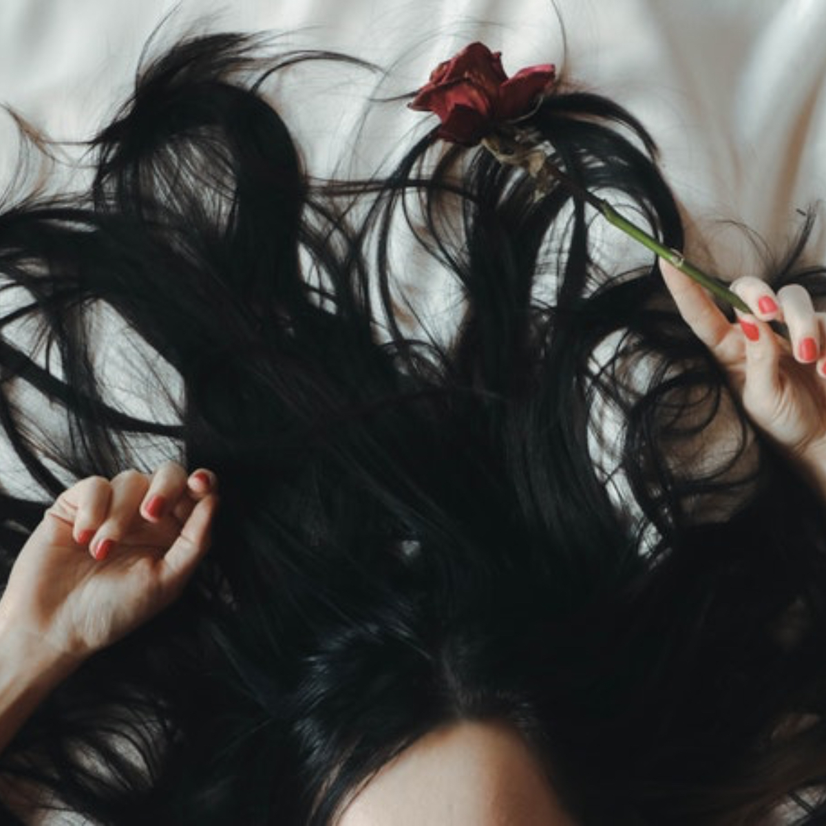 EXCLUSIVE: How to prevent your scalp from getting dry and itchy in the cold weather according to an expert EXCLUSIVE: How to prevent your scalp from getting dry and itchy in the cold weather according to an expert