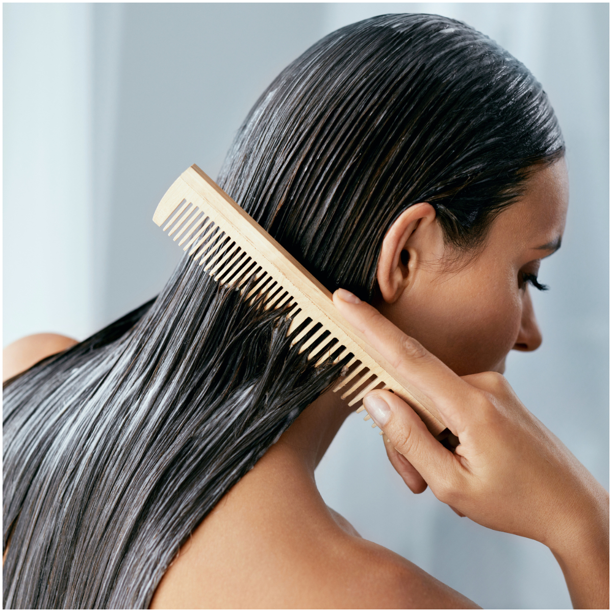 Do’s and Don’ts for combing wet hair explains cosmetologist Pooja Nagdev Do’s and Don’ts for combing wet hair explains cosmetologist Pooja Nagdev