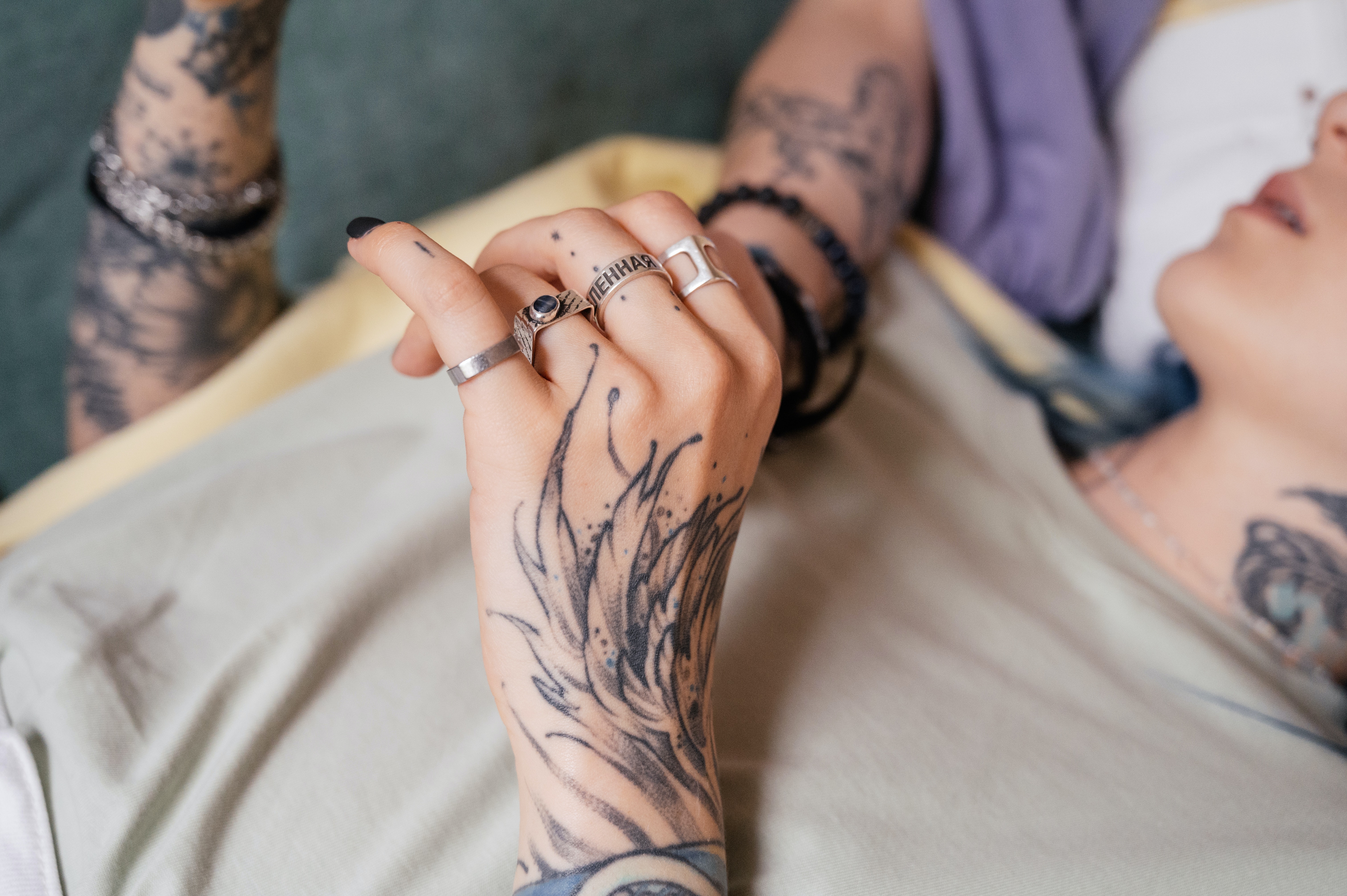 156 JawDrop Worthy Hand Tattoos Woman2023 Version