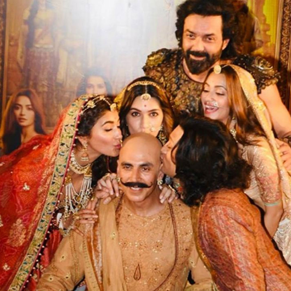 Housefull 4 BO Collection: Akshay Kumar starrer to become highest comedy grosser; Will dethrone Golmaal Again Housefull 4 BO Collection: Akshay Kumar starrer to become highest comedy grosser; Will dethrone Golmaal Again