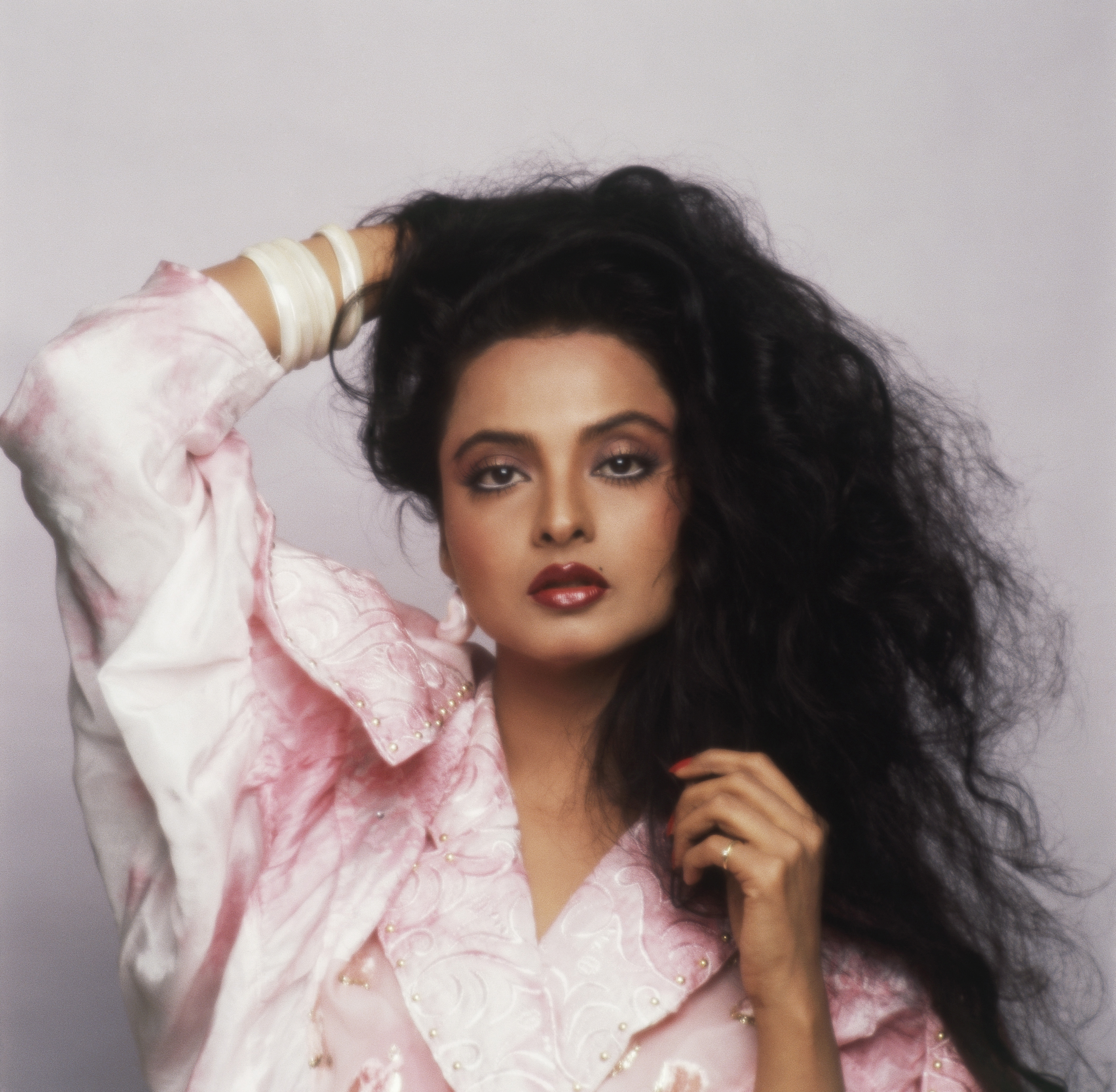 4228px x 4136px - How Rekha persevered 'national vamp' tag after her husband Mukesh Aggarwal  committed suicide & came out strong | PINKVILLA