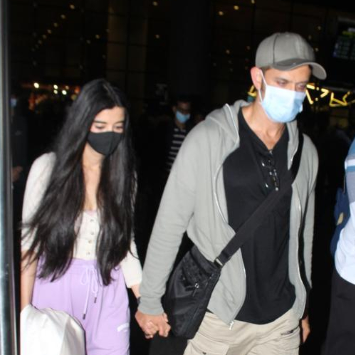 Hrithik Roshan &amp; GF Saba Azad walk hand-in-hand as they get papped at the Mumbai Airport: PICS