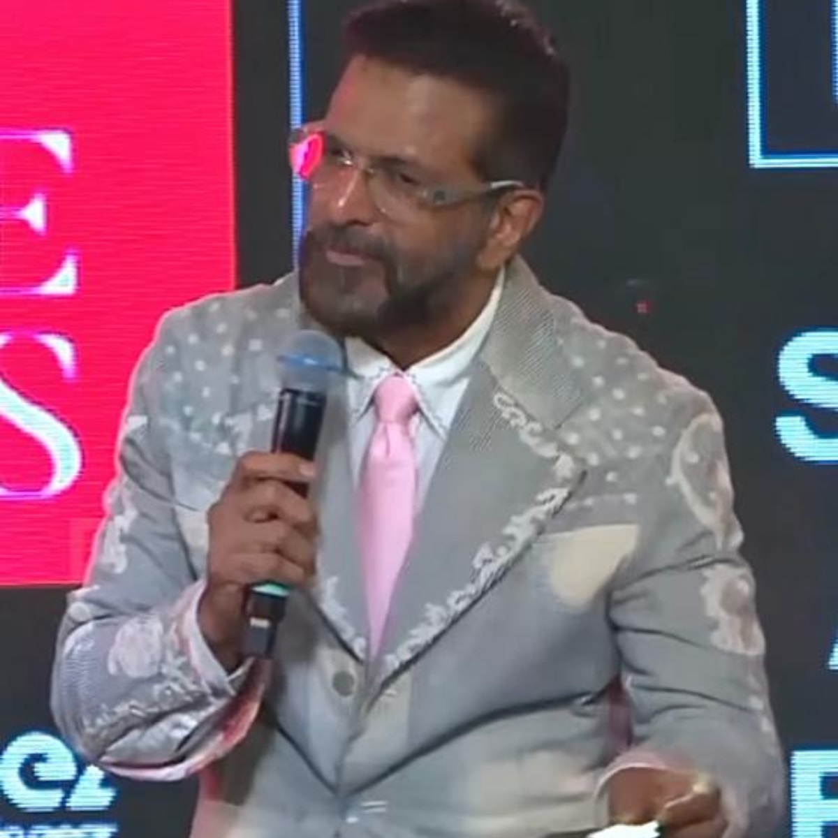 Pinkvilla Style Icons Awards: Jaaved Jaaferi raps his iconic song 'Mumbhai' with Ranveer Singh; WATCH