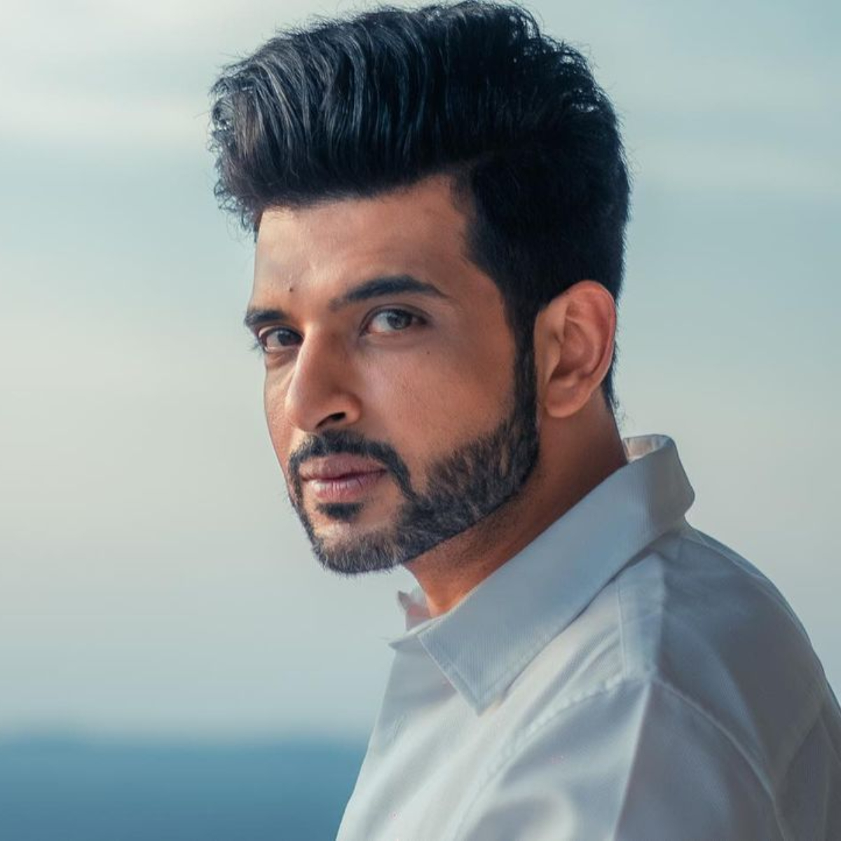Karan Kundrra looks dapper as he dons a pink blazer for photoshoot; His sweetheart Tejasswi Prakash comments Karan Kundrra looks dapper as he dons a pink blazer for photoshoot; His sweetheart Tejasswi Prakash comments
