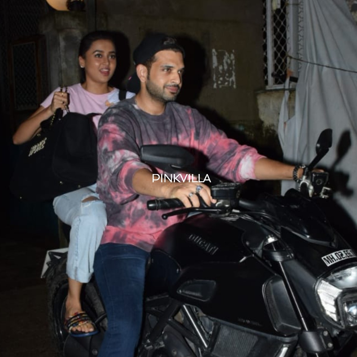 Couple goals alert: Karan Kundrra and Tejasswi Prakash look adorable as they enjoy a bike ride; PICS Couple goals alert: Karan Kundrra and Tejasswi Prakash look adorable as they enjoy a bike ride; PICS