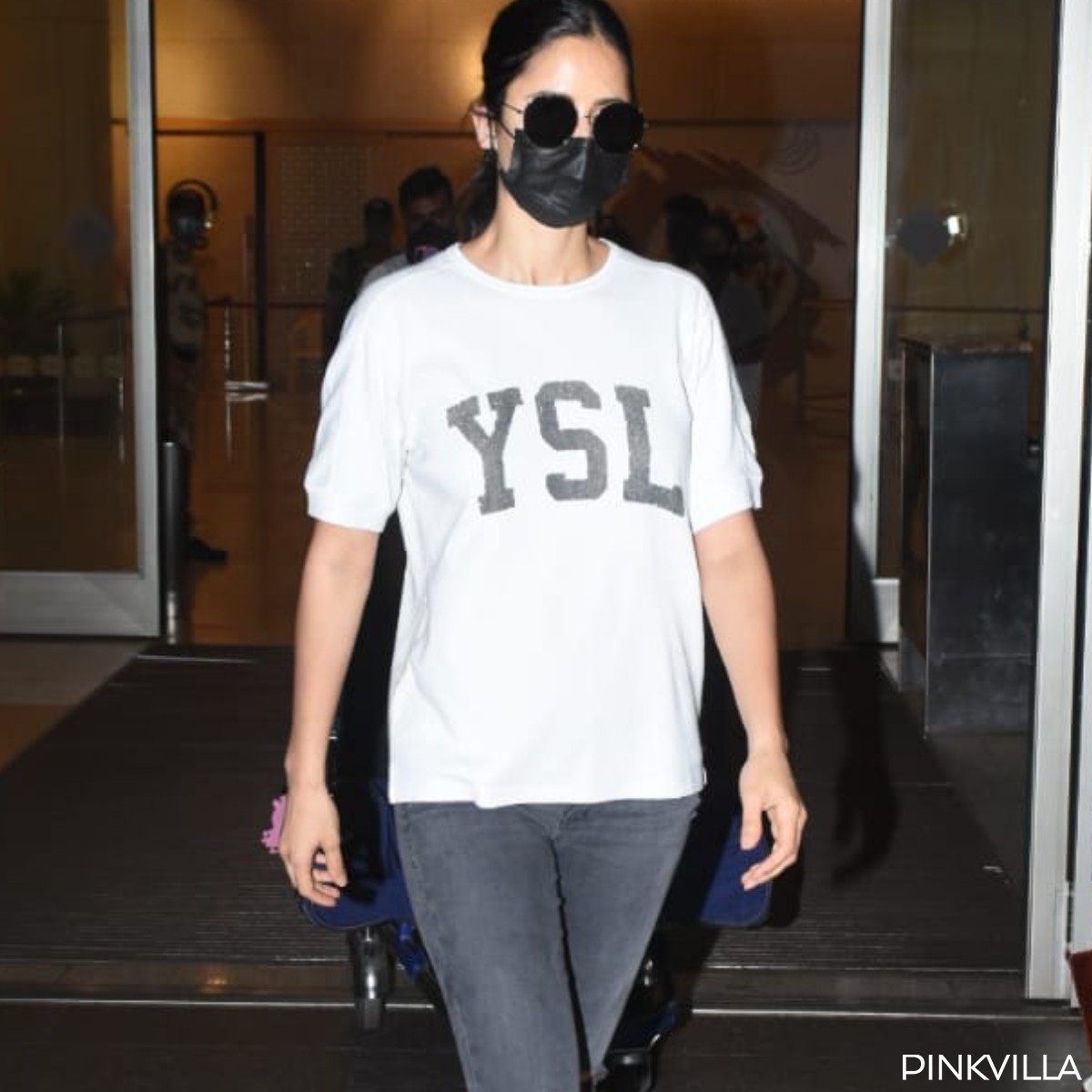 Katrina Kaif keeps it casual as she returns to Mumbai after Tiger 3 international shoot schedule; PHOTOSKatrina Kaif keeps it casual as she returns to Mumbai after Tiger 3 international shoot schedule; PHOTOS