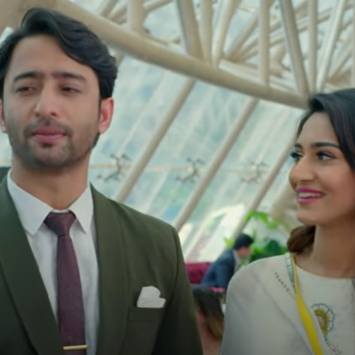 Kuch Rang Pyaar Ke Aise Bhi 3 Twitter Review: Fans applaud Shaheer Sheikh & Erica Fernandes's chemistry Kuch Rang Pyaar Ke Aise Bhi 3 Twitter Review: Fans applaud Shaheer Sheikh & Erica Fernandes's chemistry