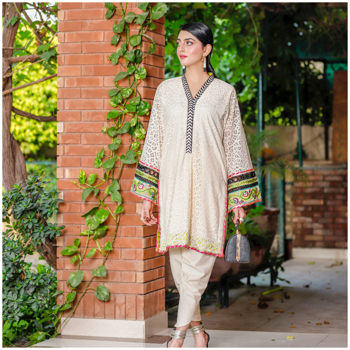Details 166+ white kurti for convocation latest