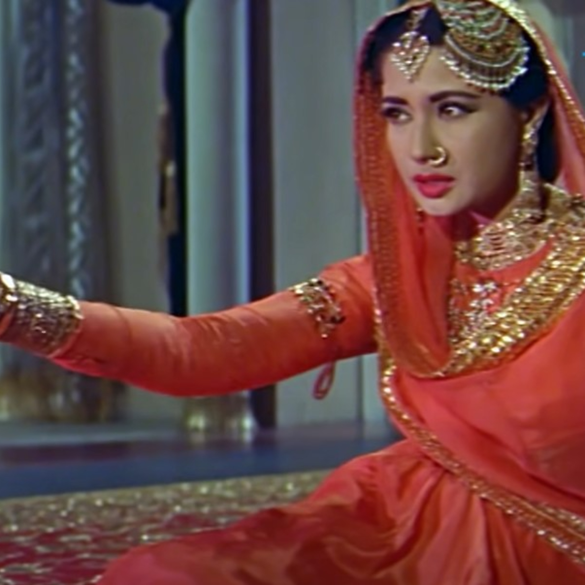 Remembering the 'tragedy queen' Meena Kumari on her 50th death anniversary